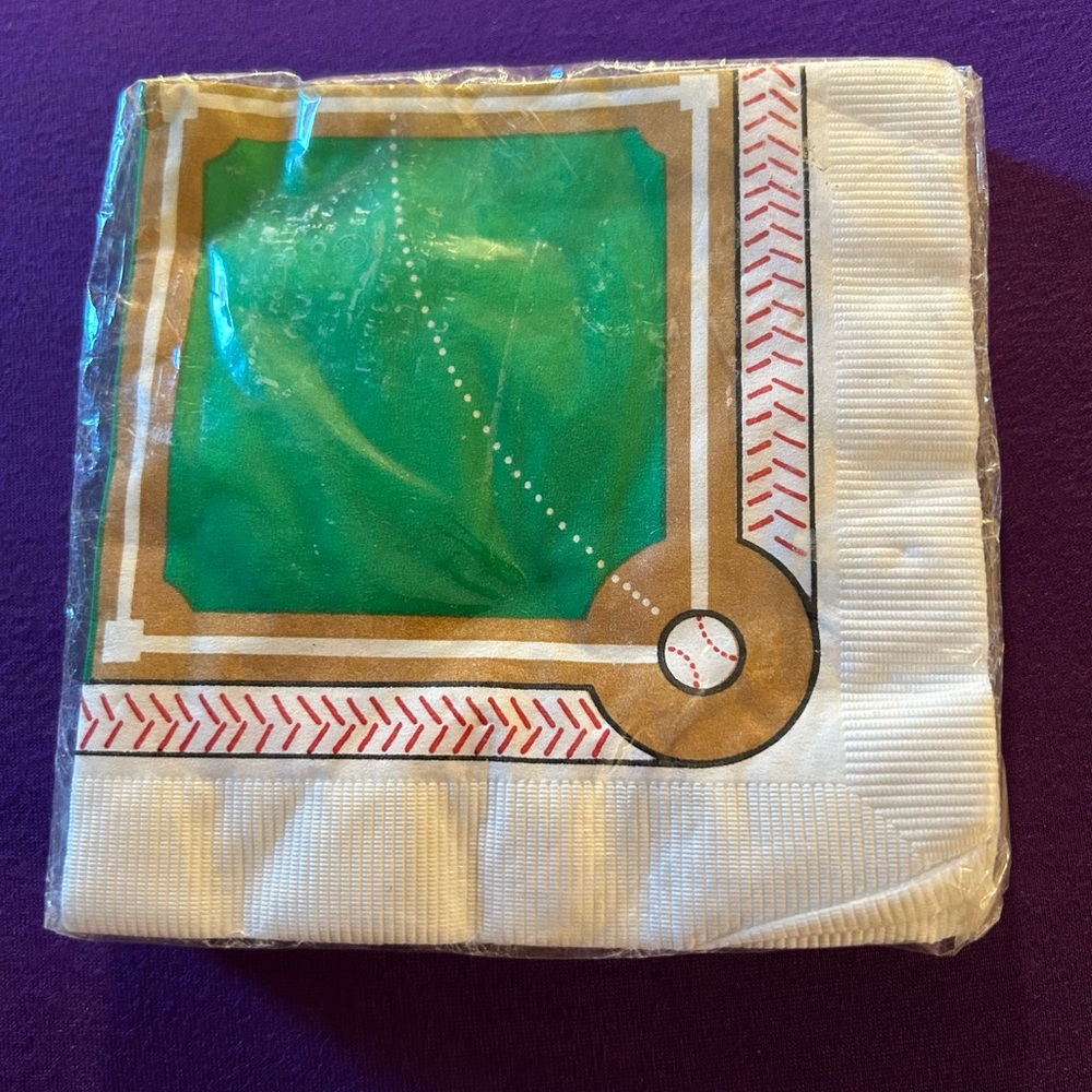 💜CLEARANCE GALA VTG 80s NWT pack of Baseball themed cocktail napkins. 20 count